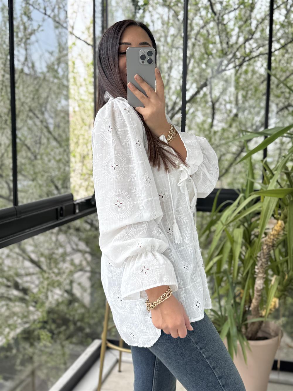 Komple Brode Taş İşlemeli Gömlek Beyaz