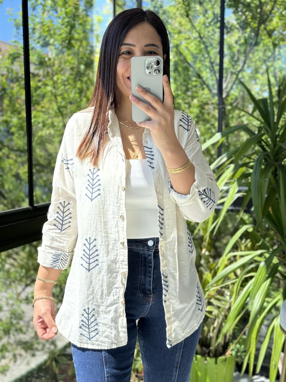 Lacivert İşlemeli Premium Kalite Gömlek