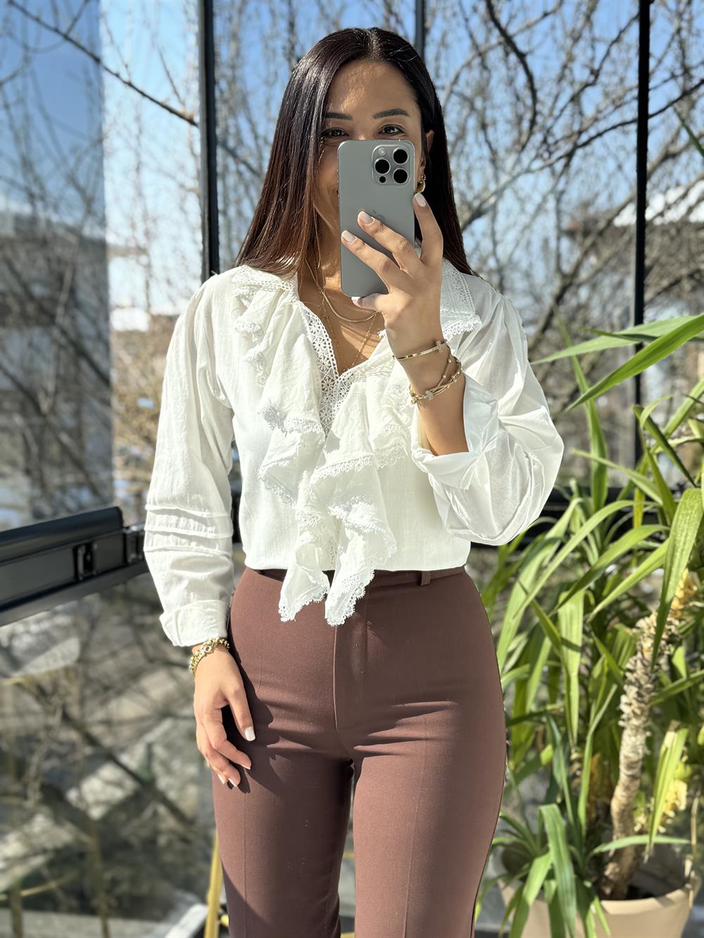 Matmazel Fırfır Yaka Dantelli Gömlek Beyaz