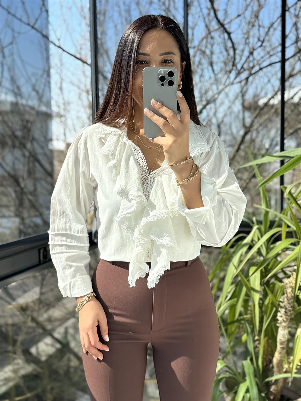 Matmazel Fırfır Yaka Dantelli Gömlek Beyaz