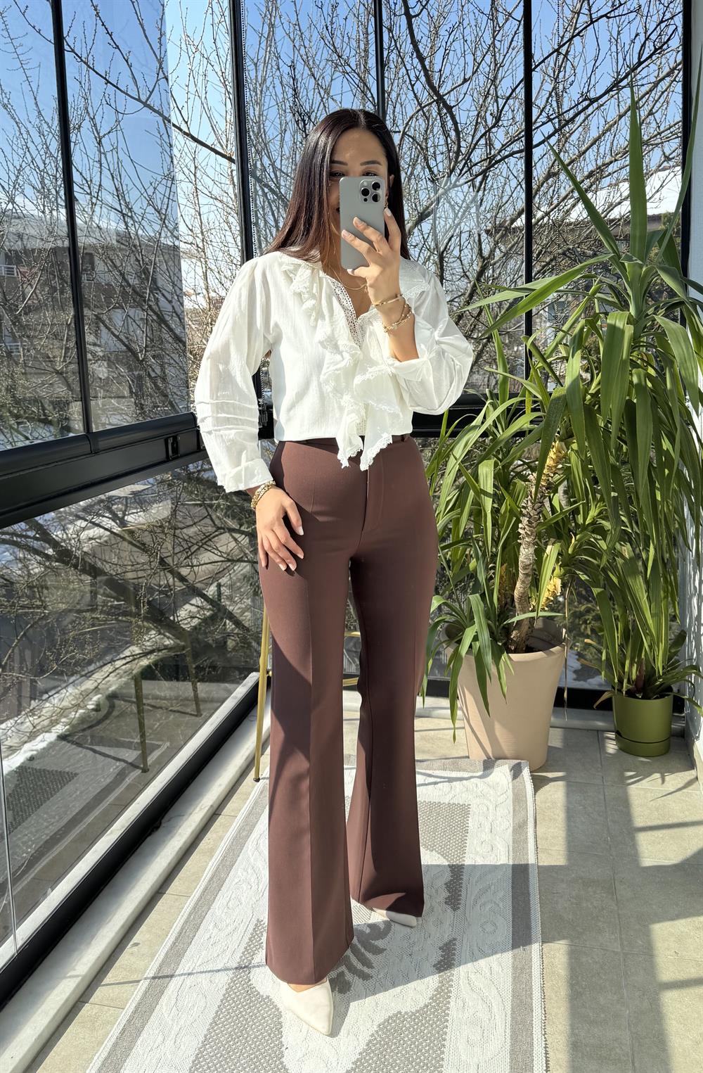 Matmazel Fırfır Yaka Dantelli Gömlek Beyaz