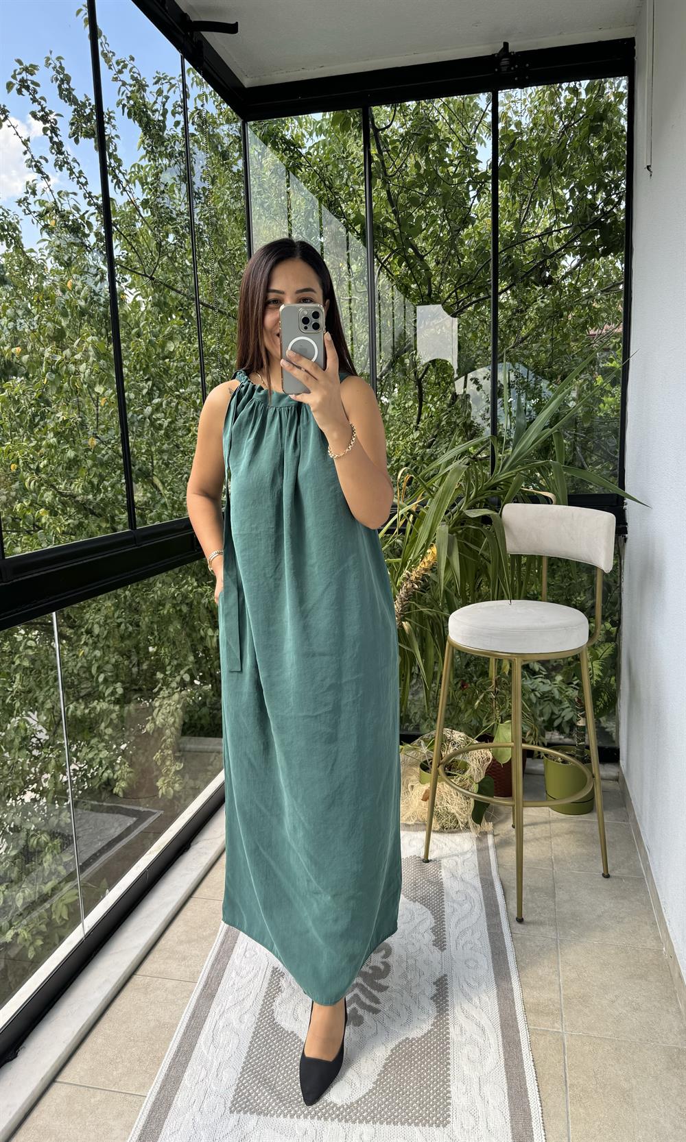 Omuzdan Bağlamalı Elbise Zümrüt