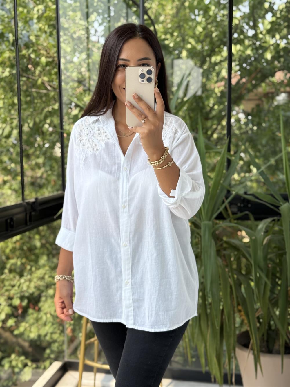 Omzu File Çiçekli Pamuklu Gömlek Beyaz