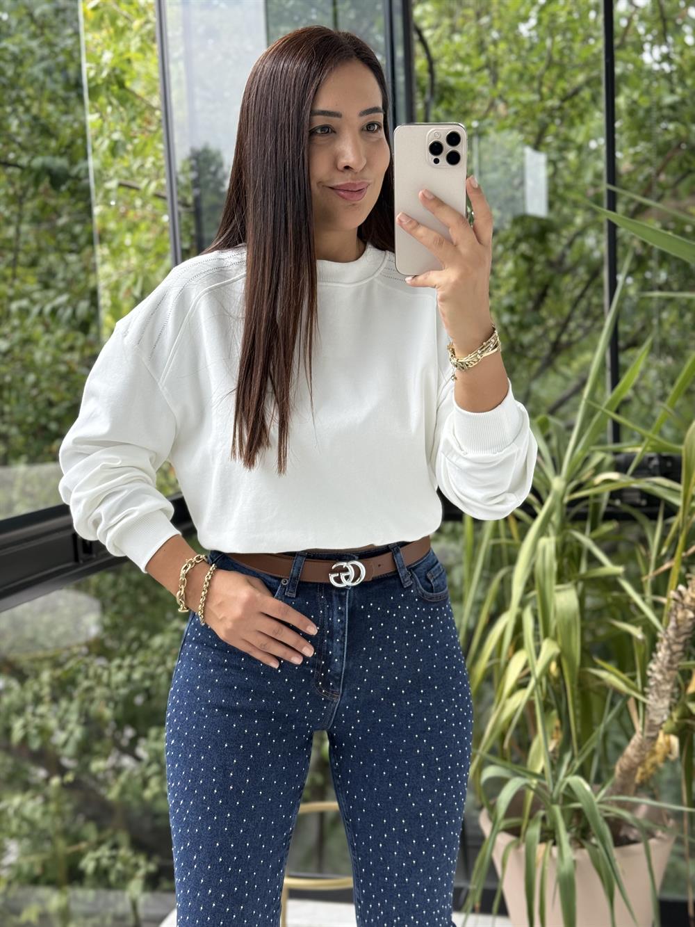 Omzu Sıra Taşlı Sweatshirt Beyaz