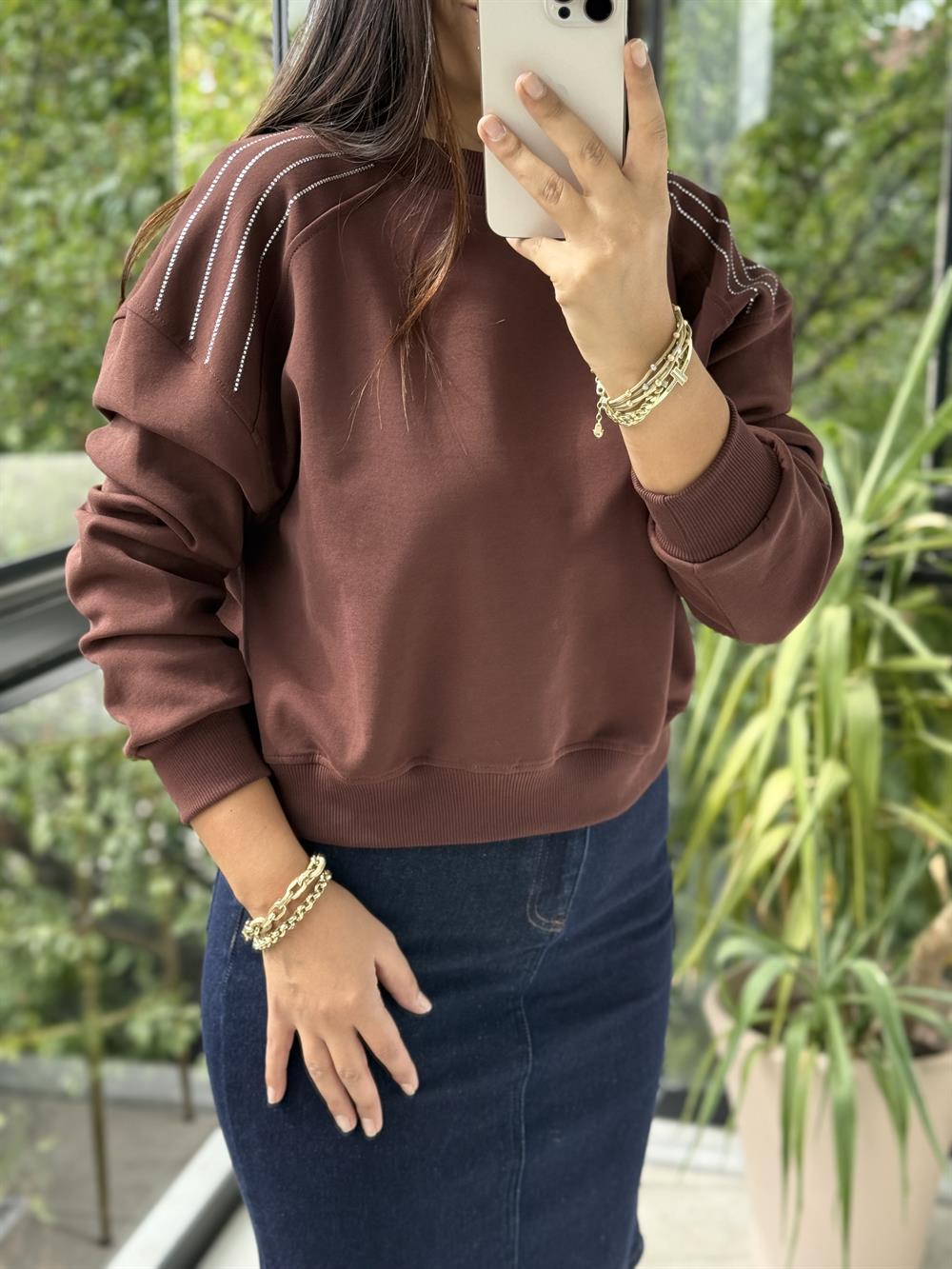Omzu Sıra Taşlı Sweatshirt Kahve