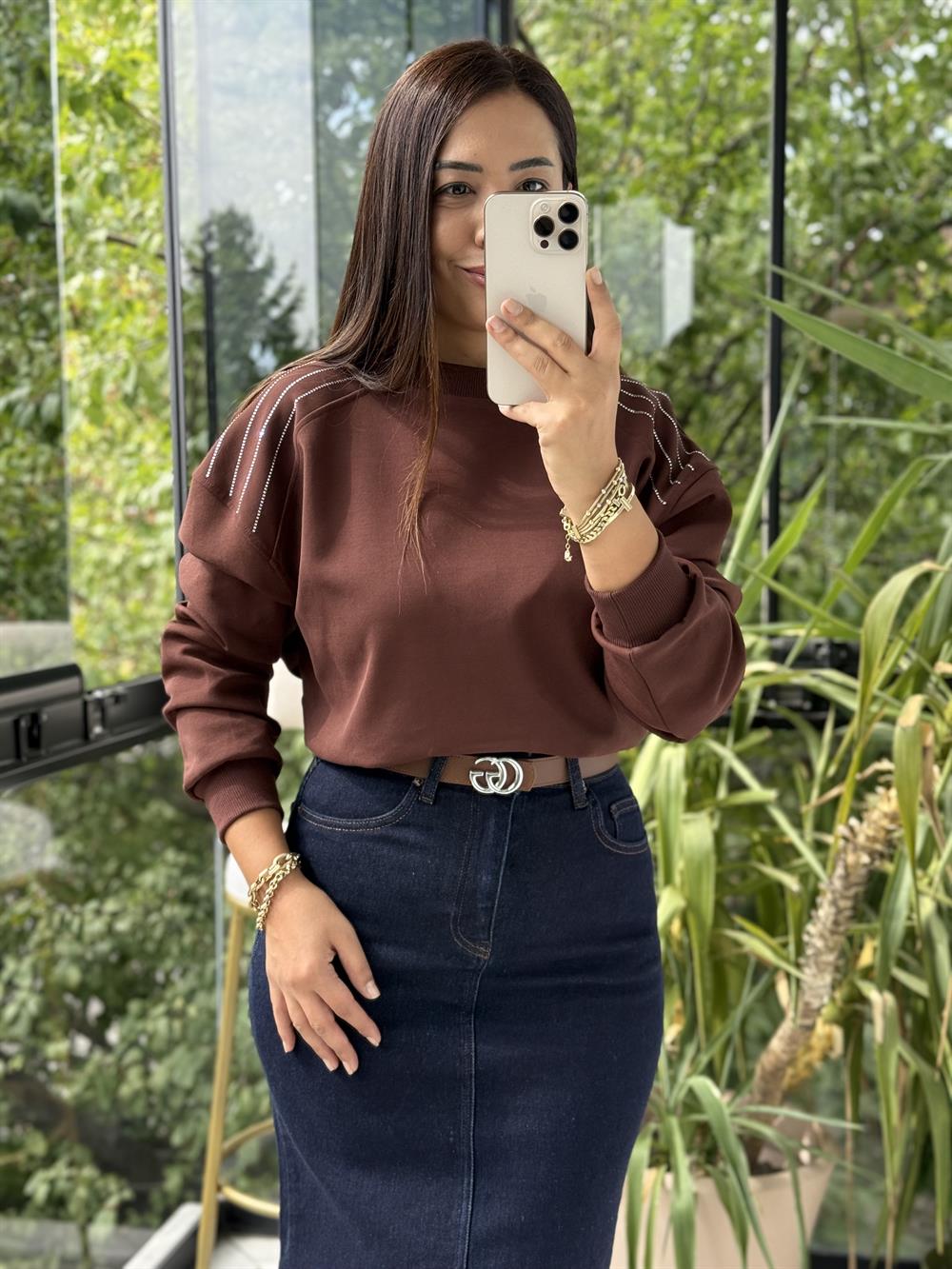 Omzu Sıra Taşlı Sweatshirt Kahve