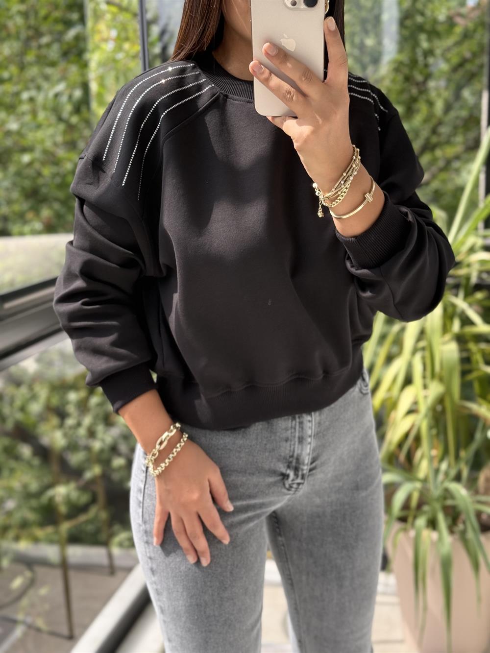 Omzu Sıra Taşlı Sweatshirt Siyah