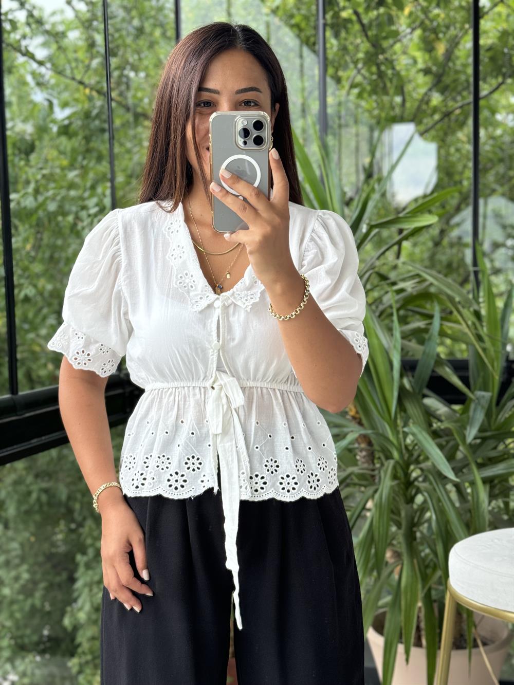 Önden Bağlamalı Fisto Detaylı Gömlek Beyaz