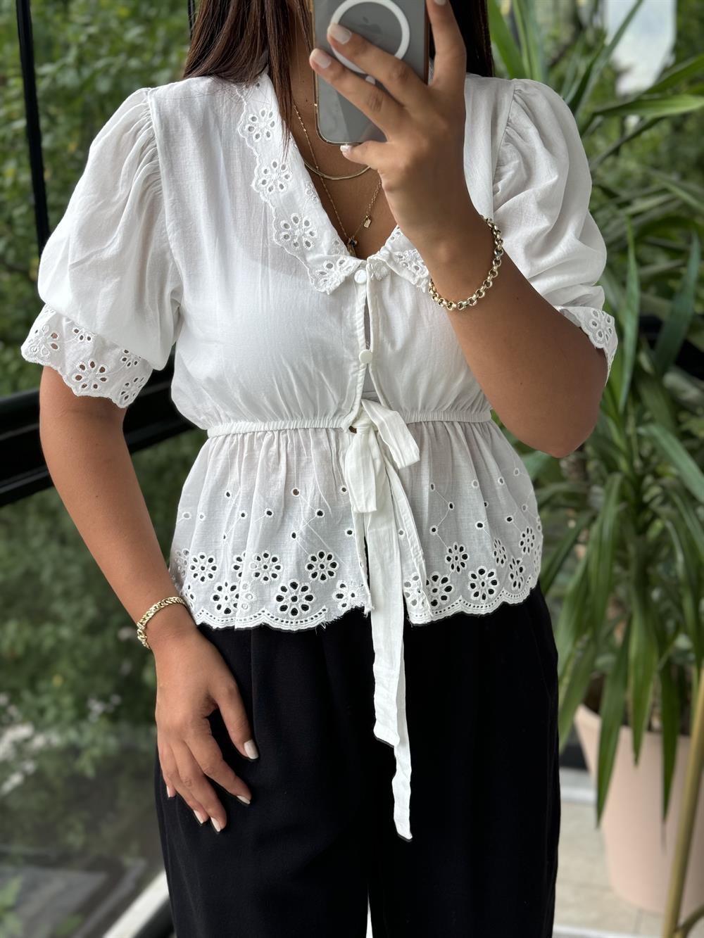 Önden Bağlamalı Fisto Detaylı Gömlek Beyaz