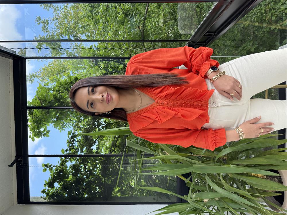 Önü Fırfırlı Bluz Gömlek Nar Çiçeği