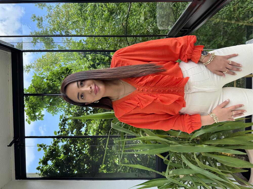 Önü Fırfırlı Bluz Gömlek Nar Çiçeği