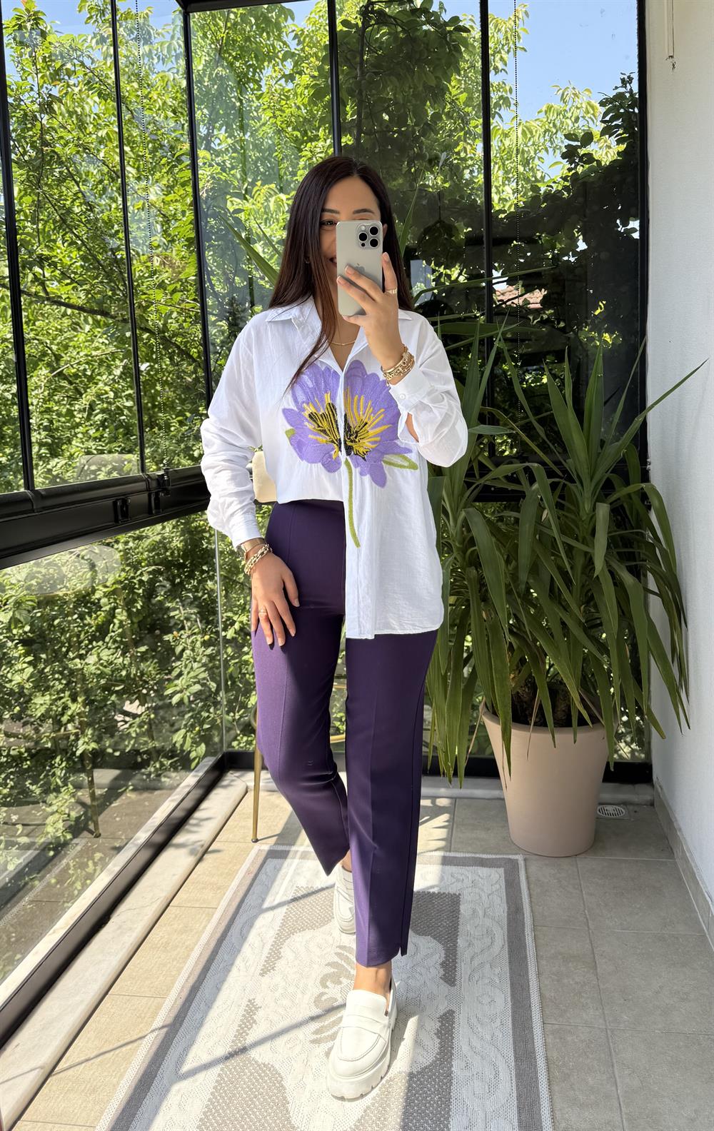 Önü Nakışlı Pamuklu Gömlek Beyaz