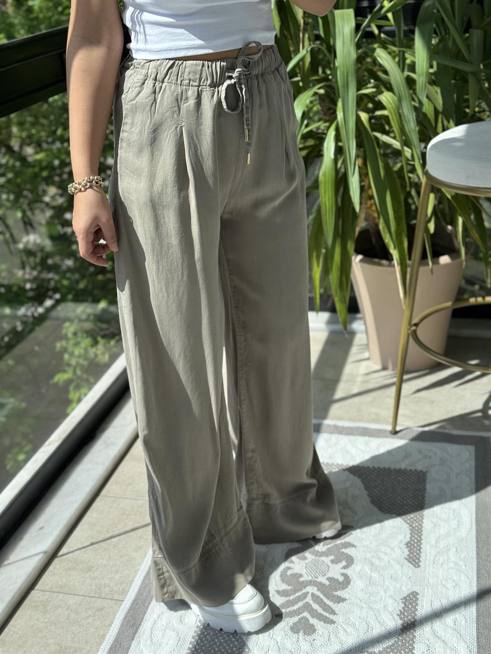 Paça Detaylı Lastikli Tensel Pantolon Haki Yeşili