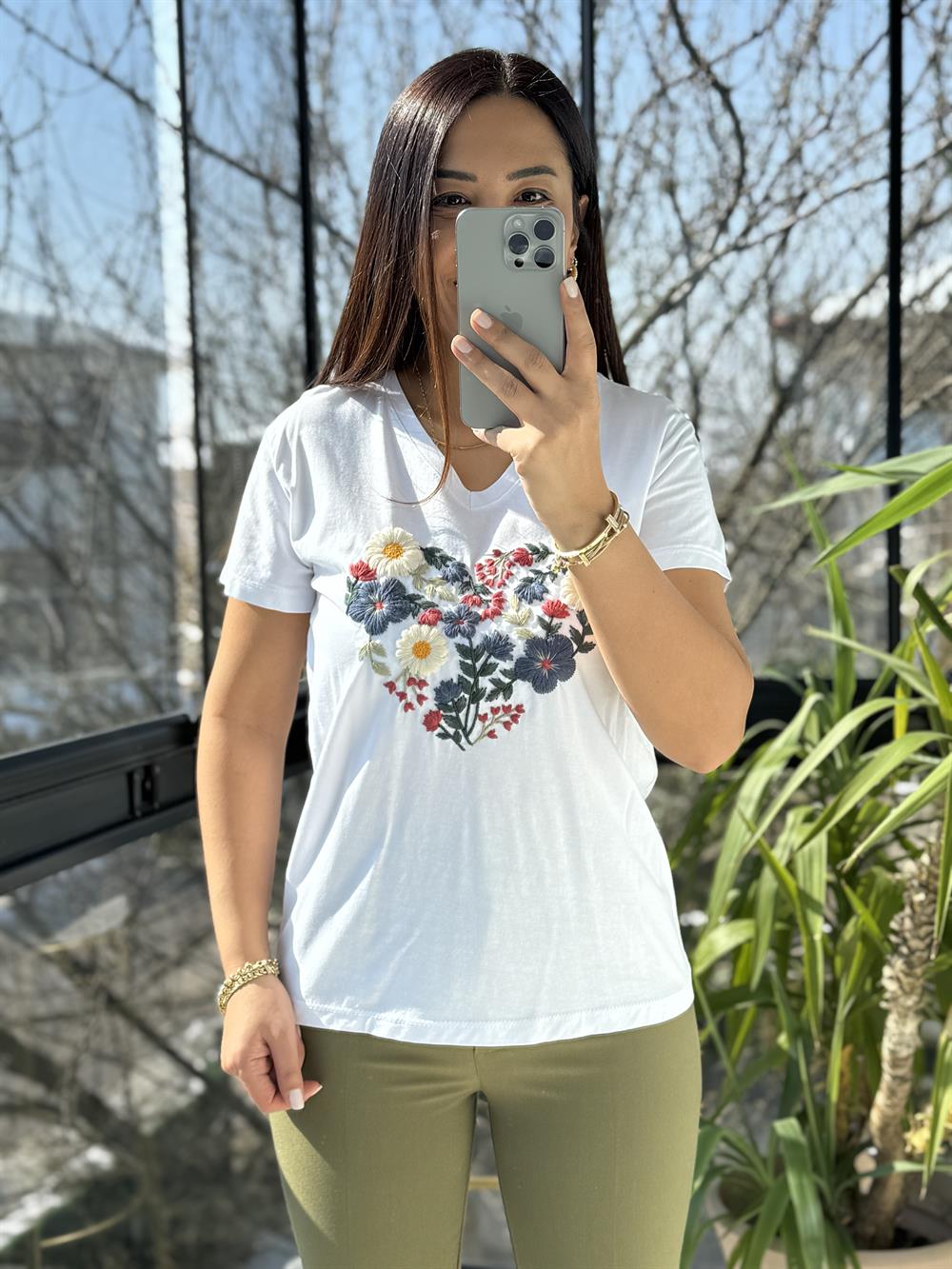 Pamuklu Tişört Çiçek Nakışlı