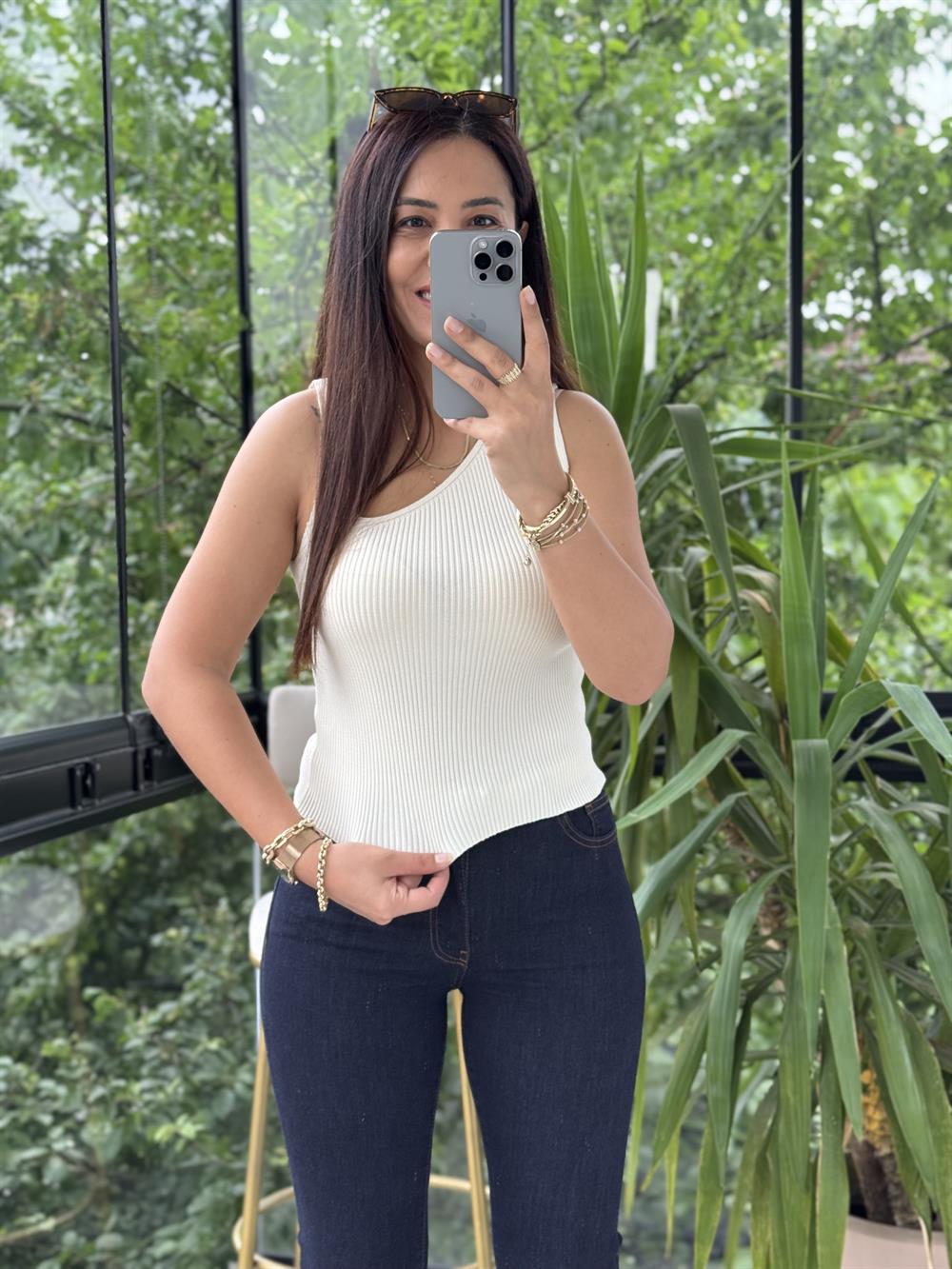 Pencere Detaylı Atlet Krem