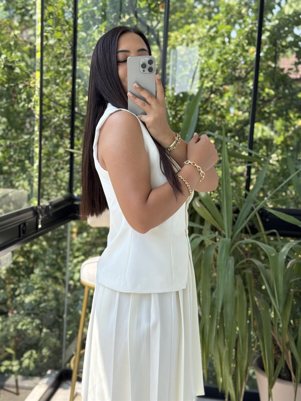 Pileli Etekli Yelek Takım Beyaz