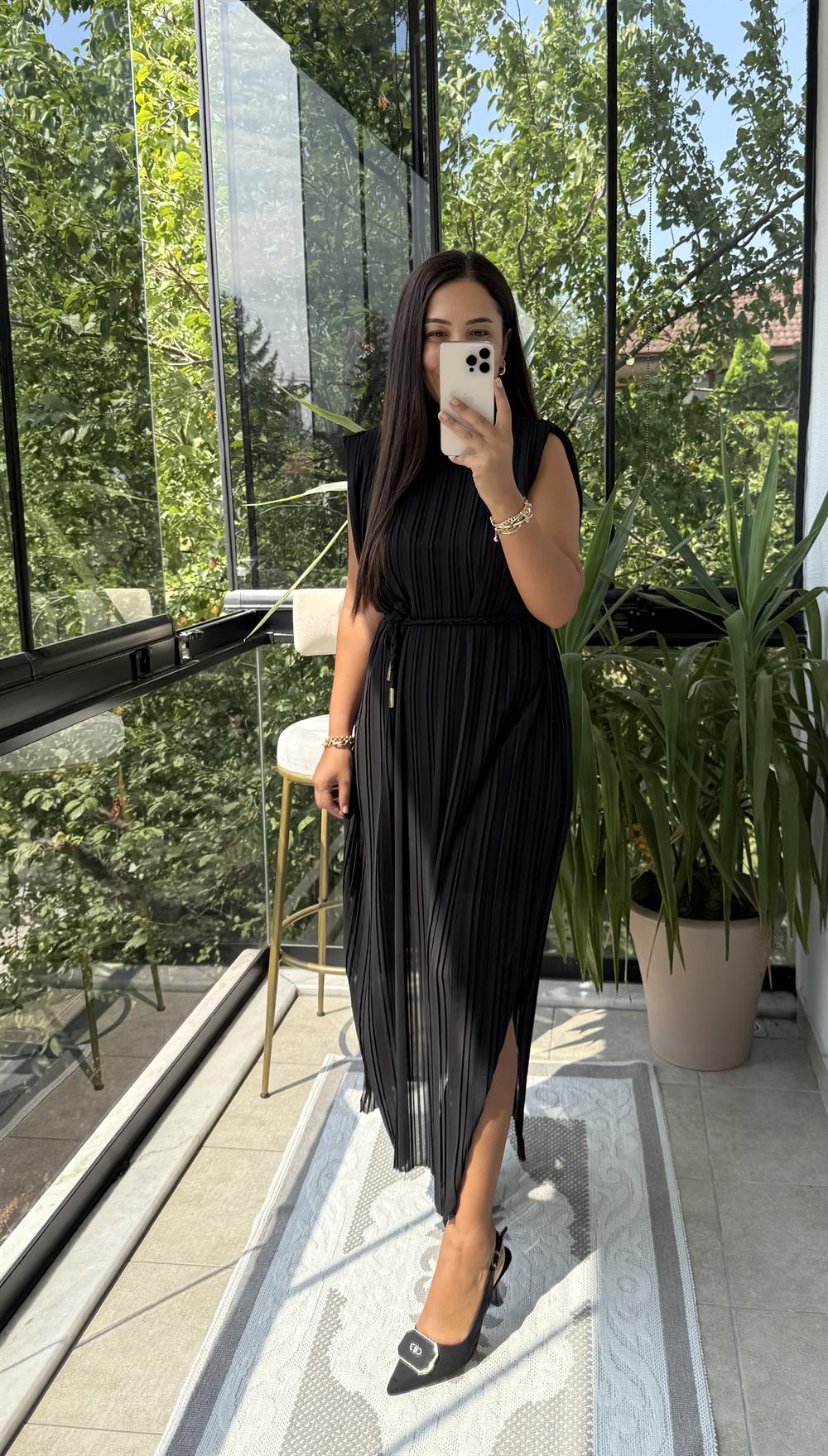 Piliseli Elbise Siyah