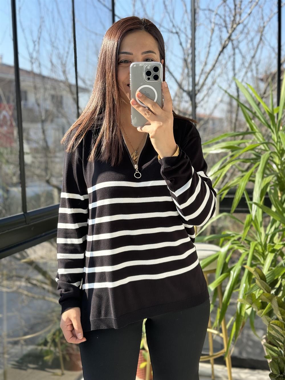 Polo Yaka Çizgili Triko Siyah