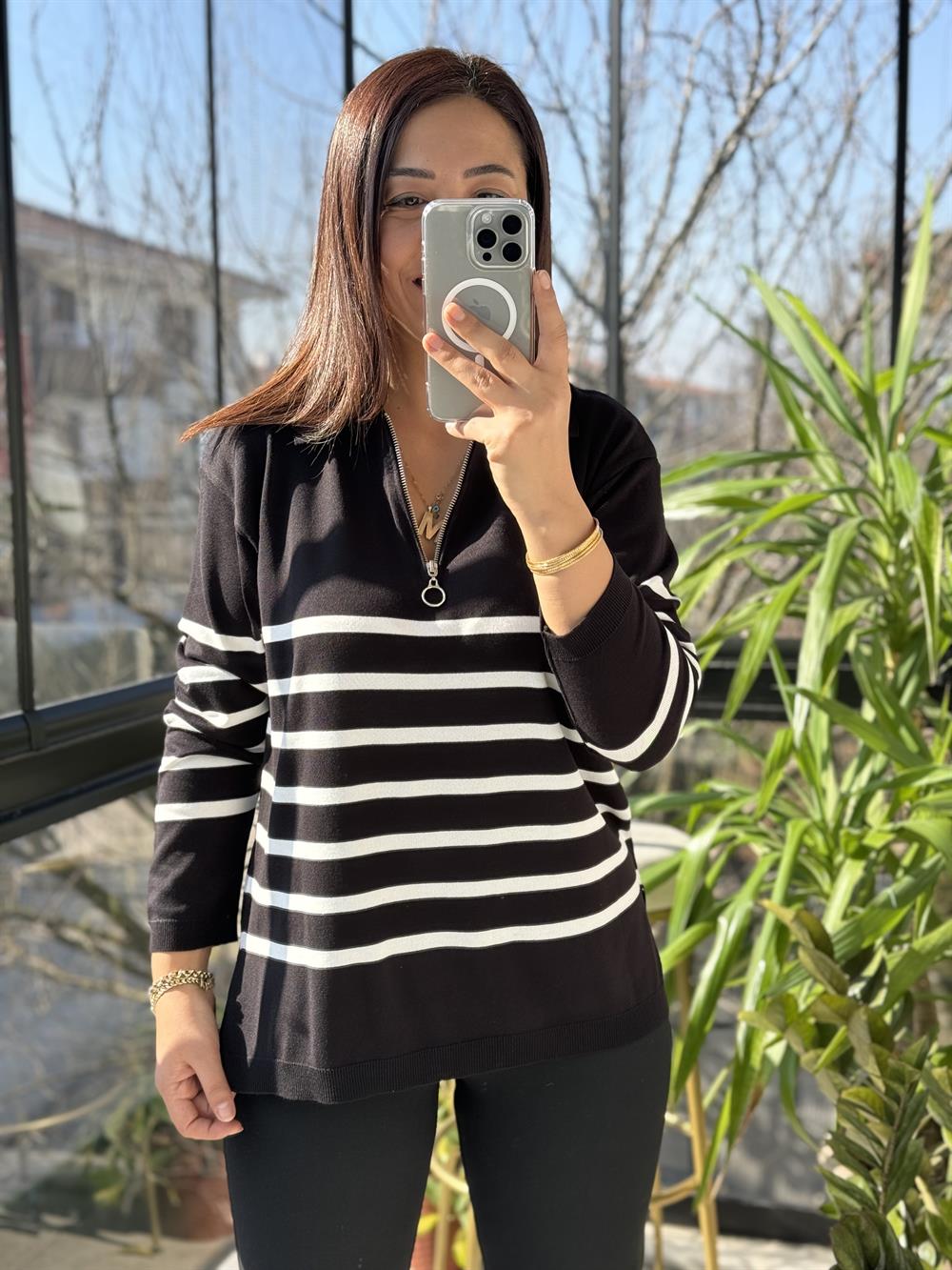 Polo Yaka Çizgili Triko Siyah