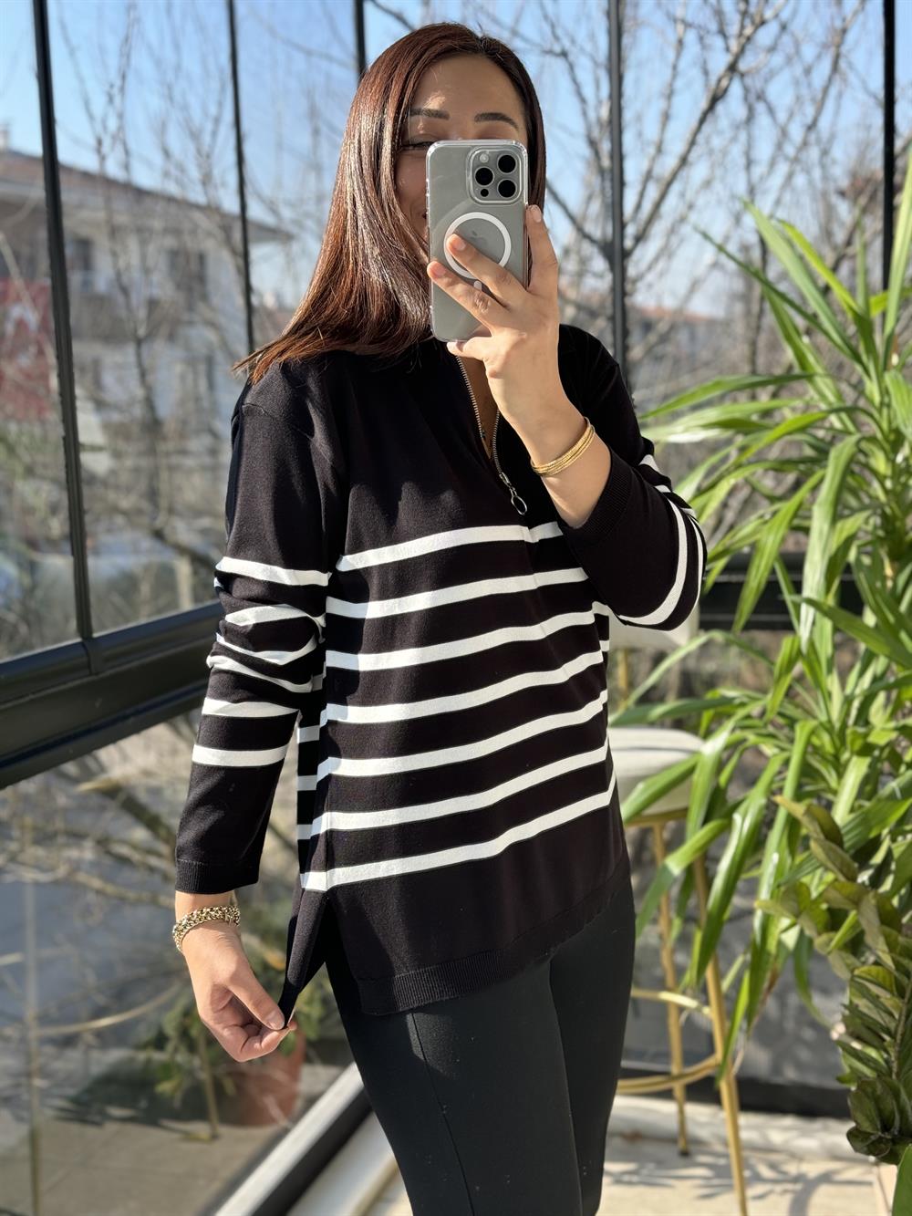 Polo Yaka Çizgili Triko Siyah