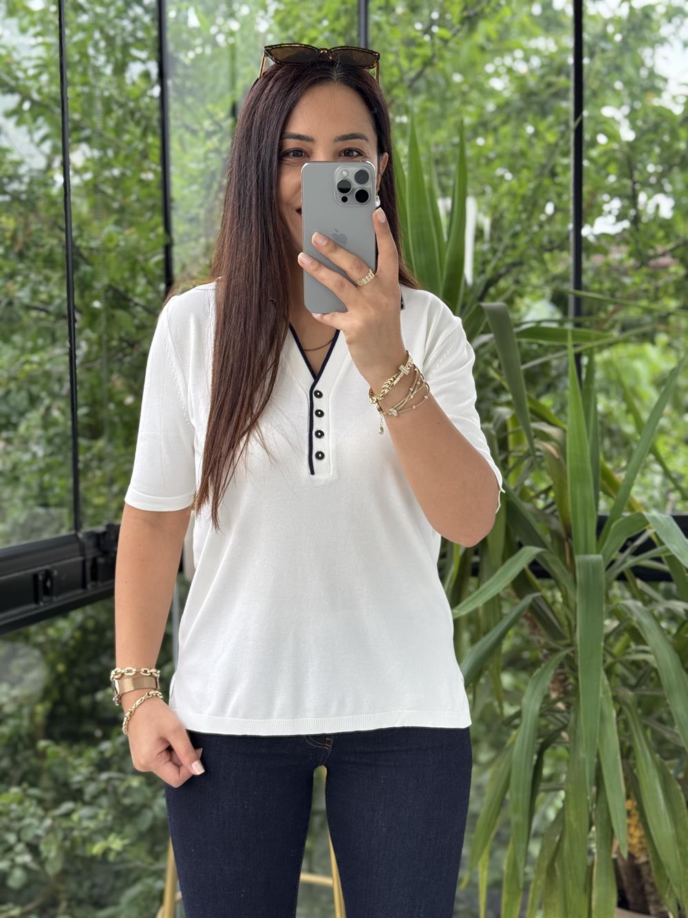 Polo Yaka Özel Düğmeli Triko Bluz Ekru