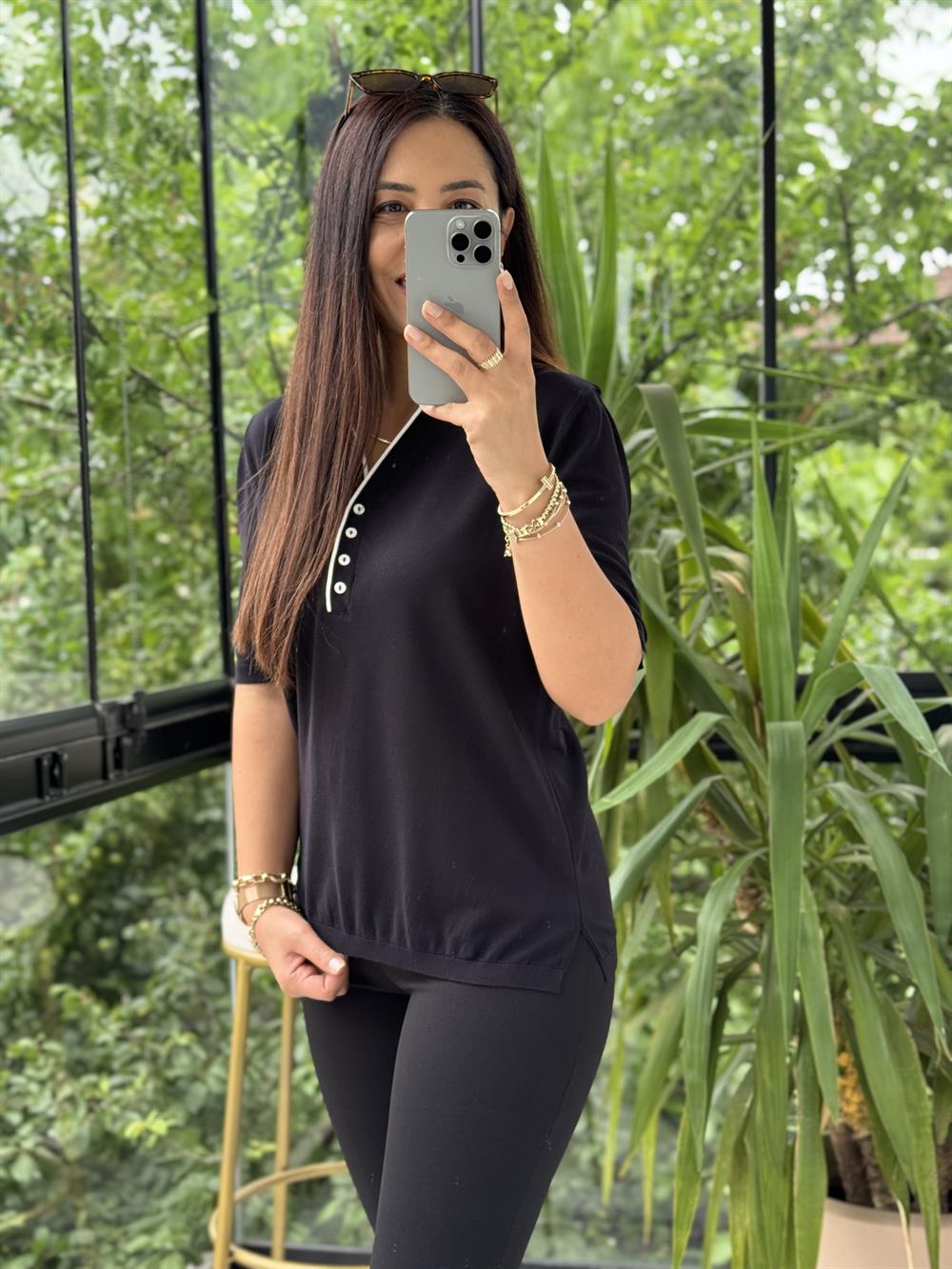 Polo Yaka Özel Düğmeli Triko Bluz Siyah