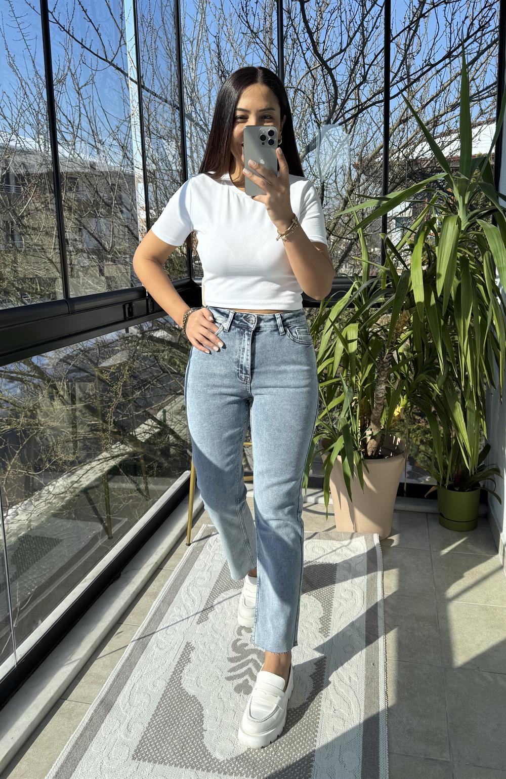 Premium Kalite Kesik Paça Jean Kar Yıkama