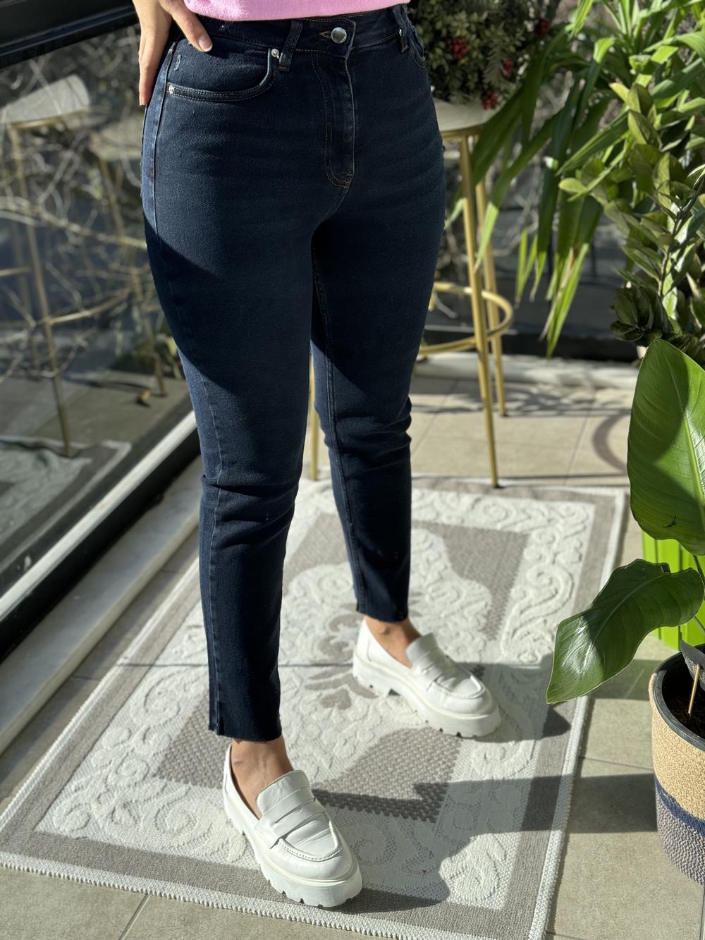 Premium Kalite Kesik Paça Jean Koyu Lacivert