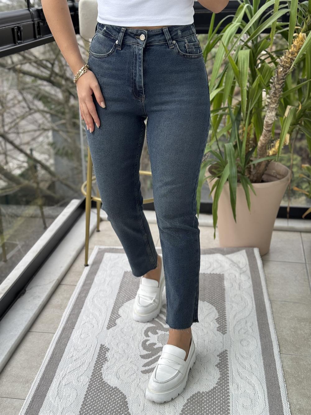 Premium Kalite Kesik Paça Jean Yeşil Yıkama