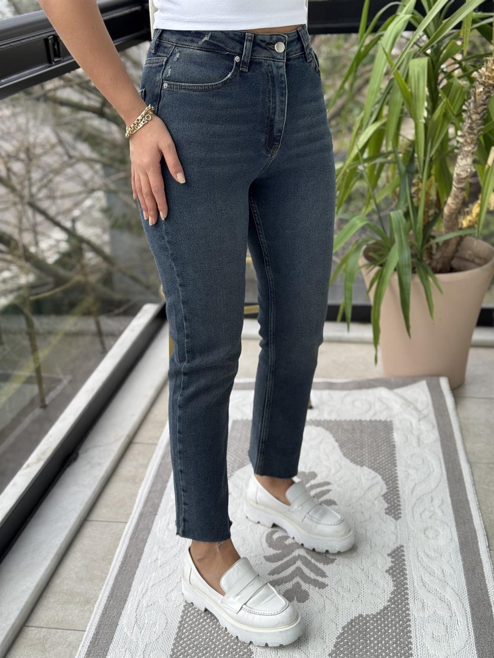 Premium Kalite Kesik Paça Jean Yeşil Yıkama