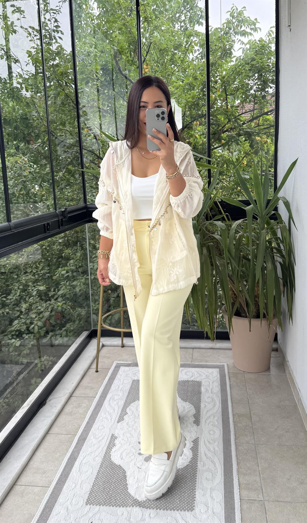 Pullu Nakışlı Ceket Natural