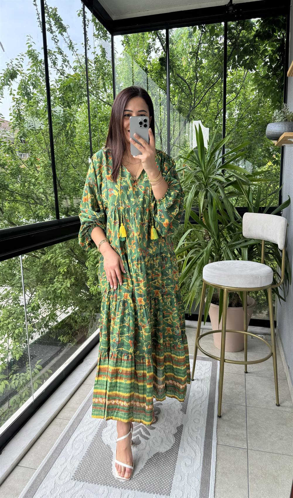 Püskül Detaylı Uzun Pamuklu Elbise Yeşil