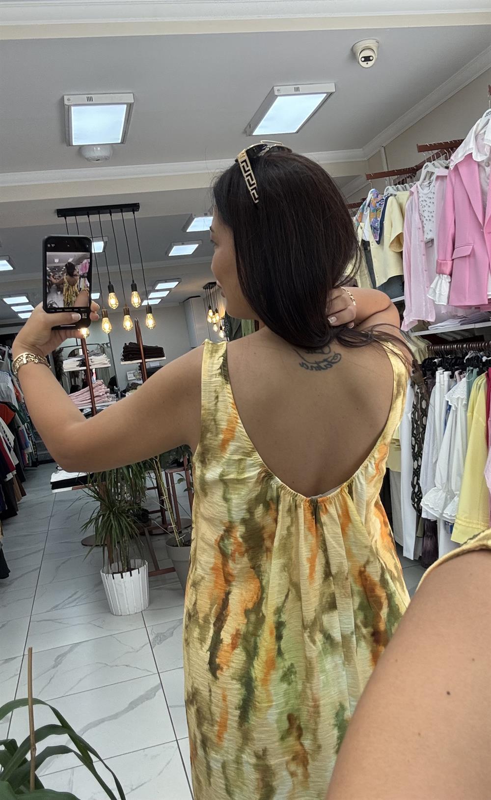 Renkli Desenli Kalın Askılı Elbise Yeşil