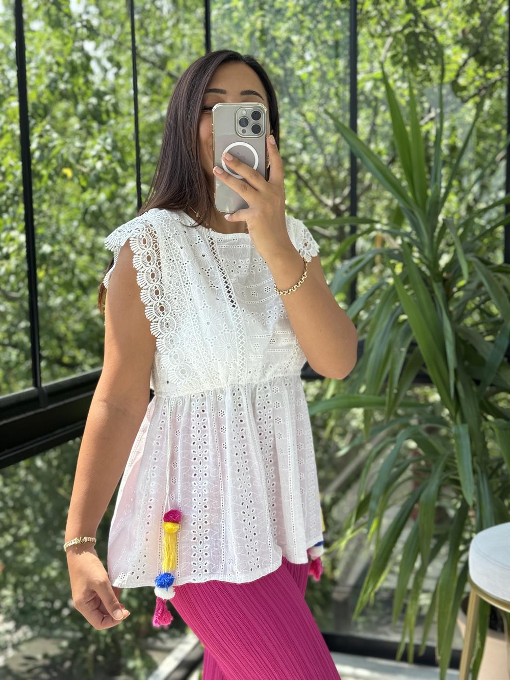 Renkli Ponponlu Fisto Bluz Beyaz