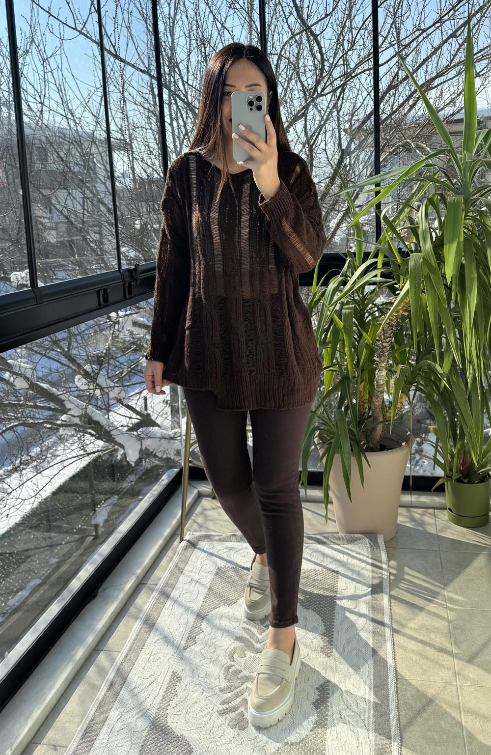 Saç Örgülü Ajurlu Kazak Kahve