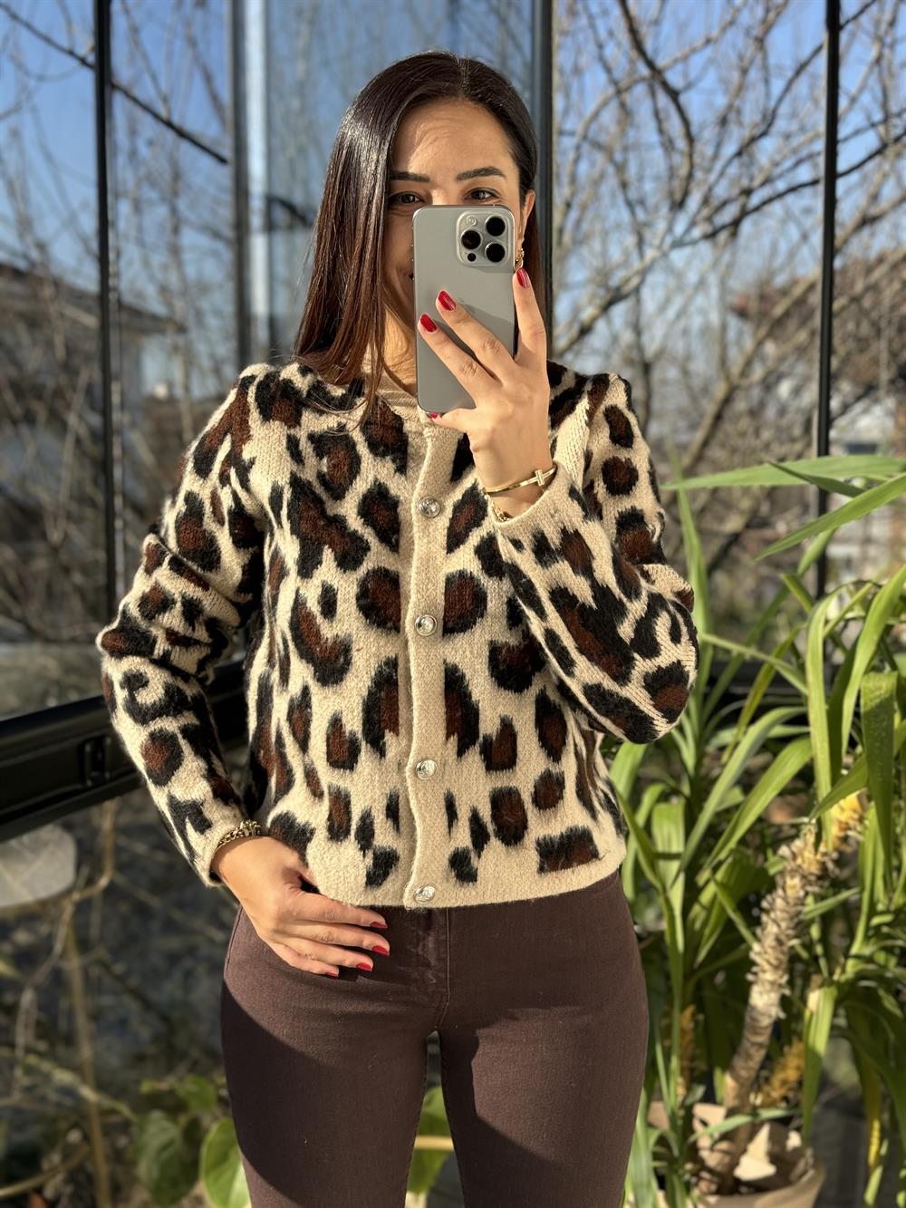 Şardonlu Leopar Desen Hırka Bej