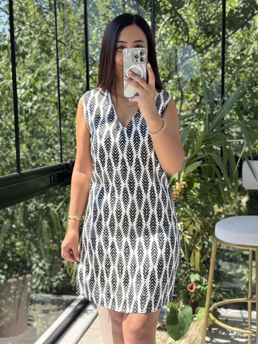 Saten Jakar Desenli Elbise Beyaz