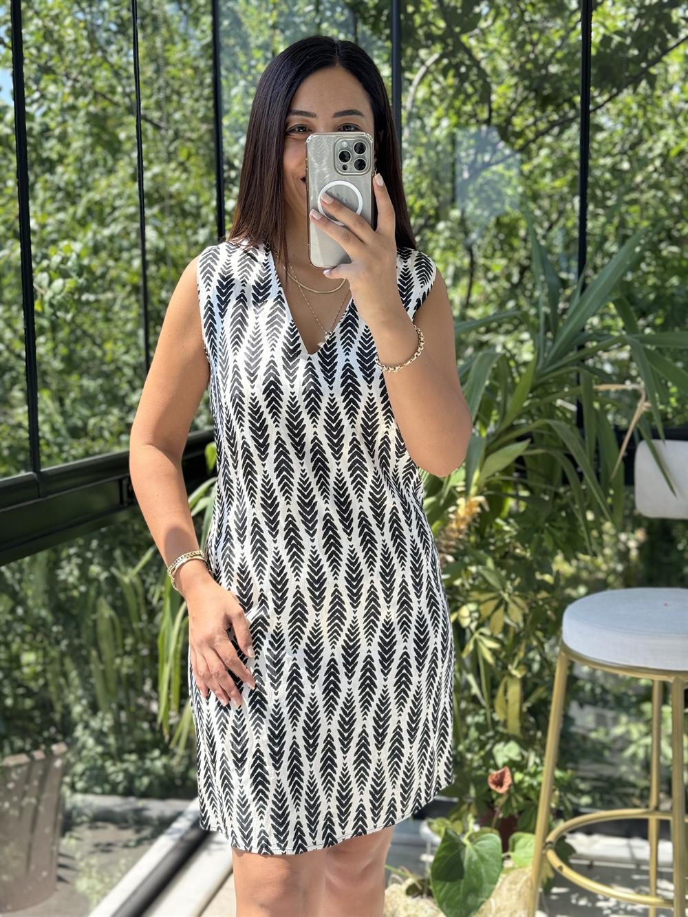 Saten Jakar Desenli Elbise Beyaz