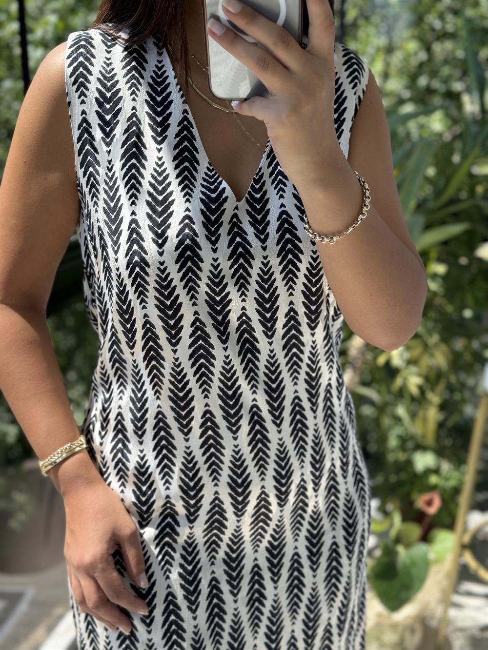 Saten Jakar Desenli Elbise Beyaz