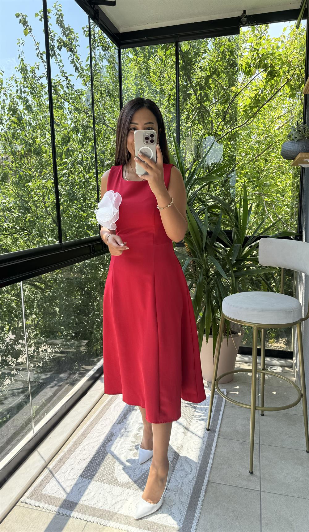 Slim Gül Detaylı Elbise Kırmızı