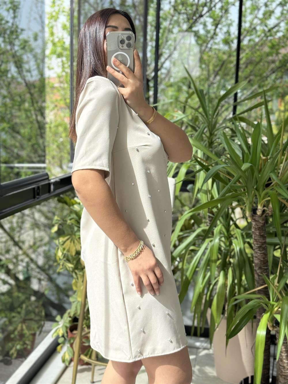 Taşlı Kısa Elbise Bej