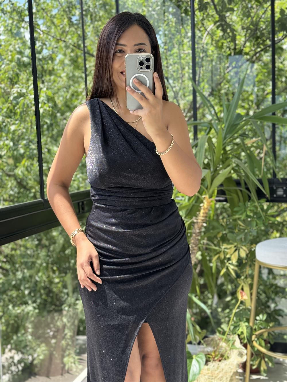 Tek Omuz Pileli Etek Elbise Siyah