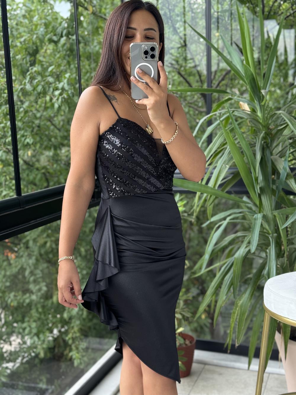 Üzeri Pullu Saten Etek Elbise Siyah