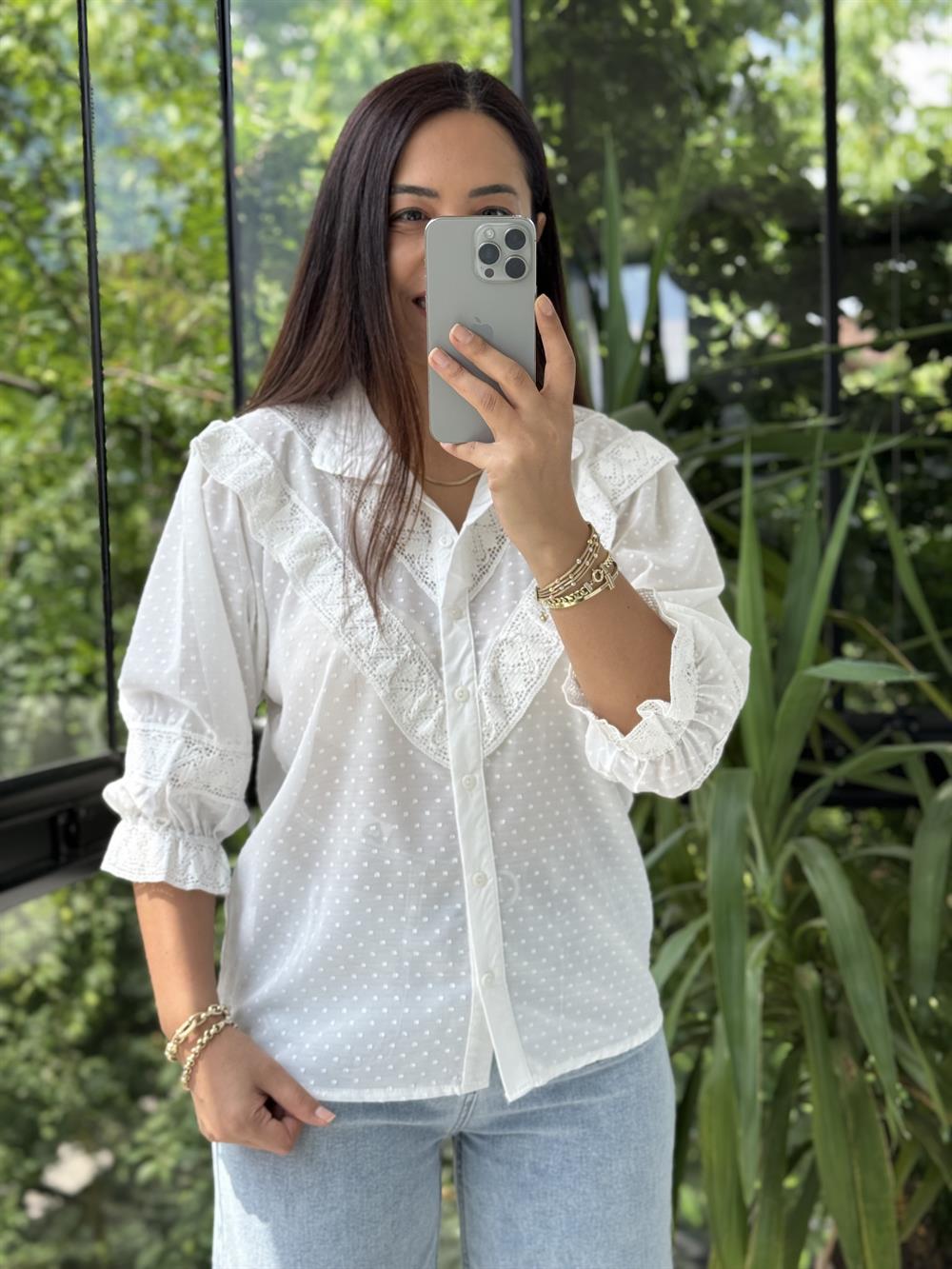 V Dantel Detaylı Gömlek Beyaz