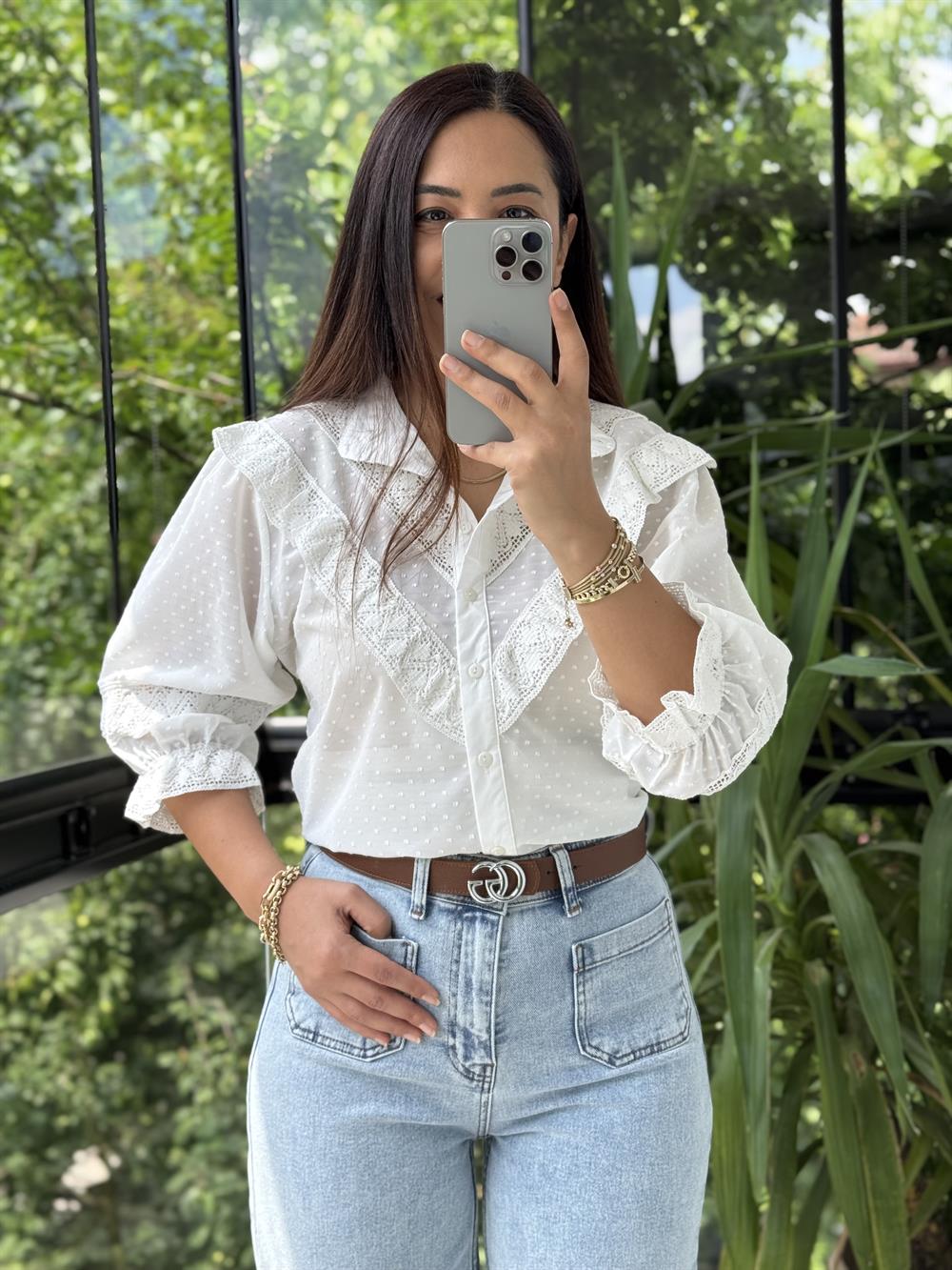 V Dantel Detaylı Gömlek Beyaz