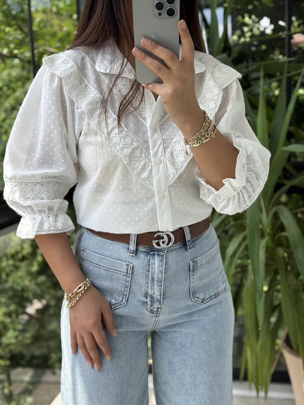 V Dantel Detaylı Gömlek Beyaz