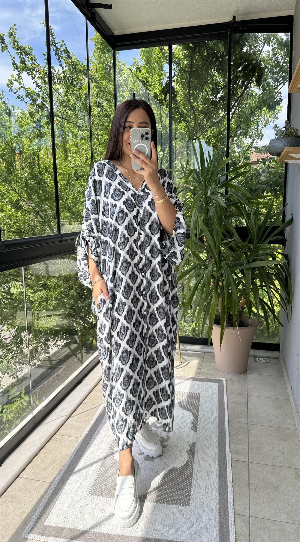 V Yaka Uzun Gömlek Elbise Siyah