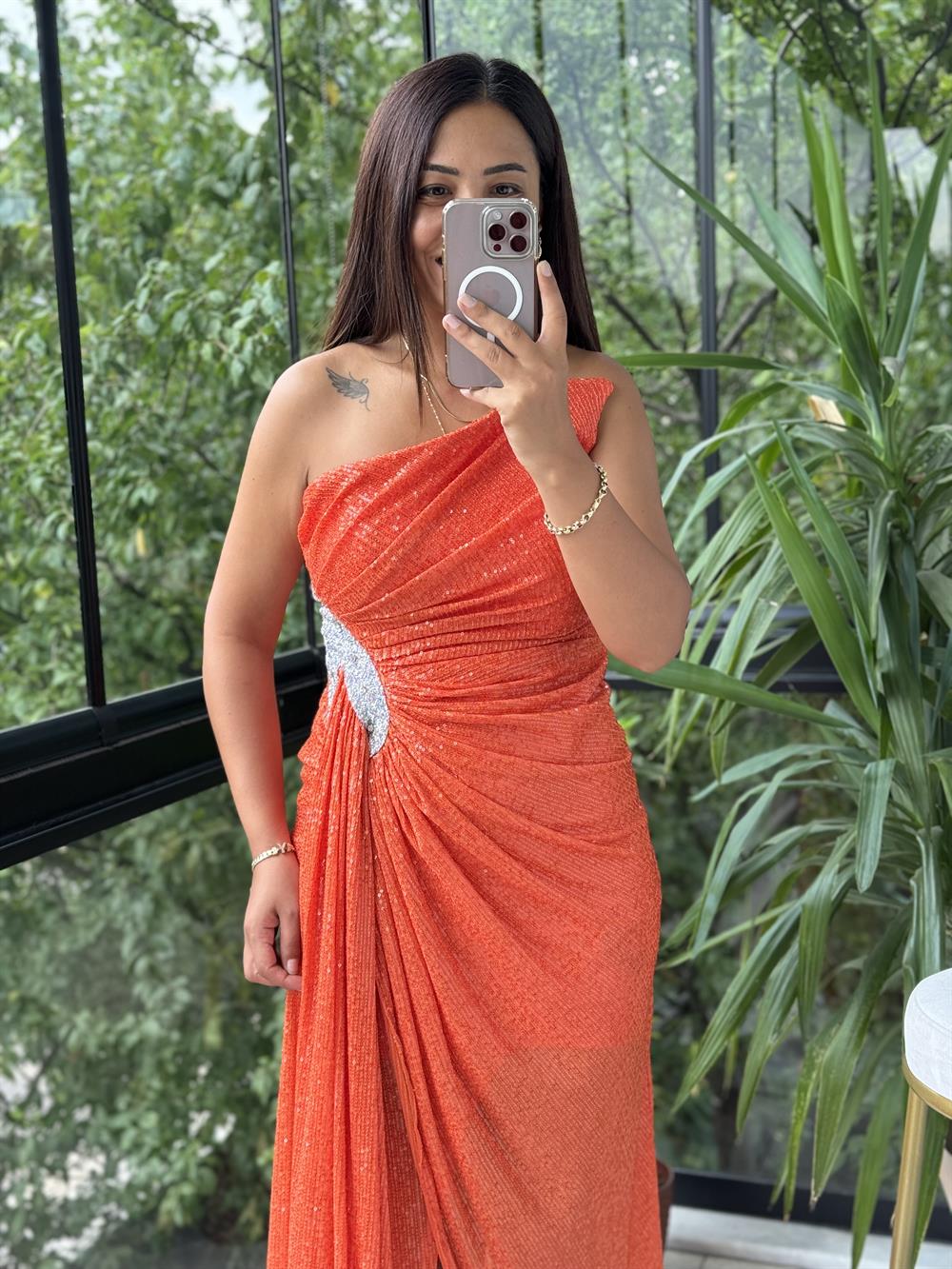 Yaka Detaylı Pullu Abiye Turuncu