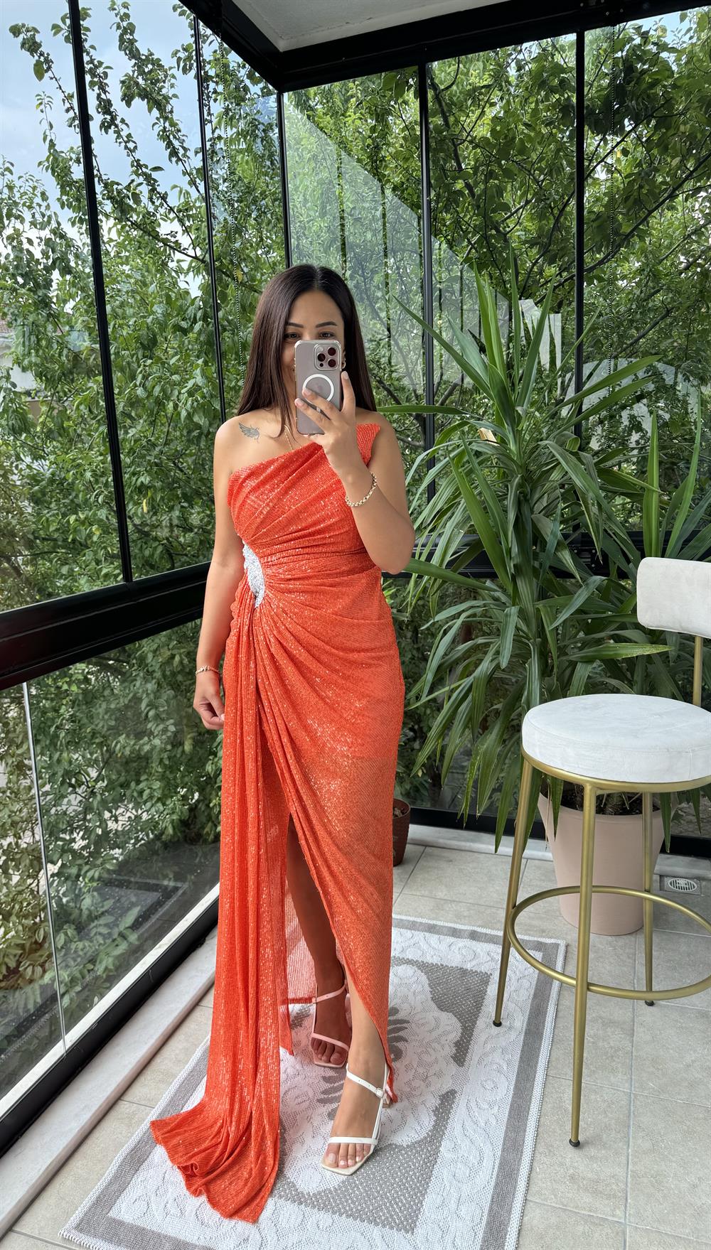 Yaka Detaylı Pullu Abiye Turuncu