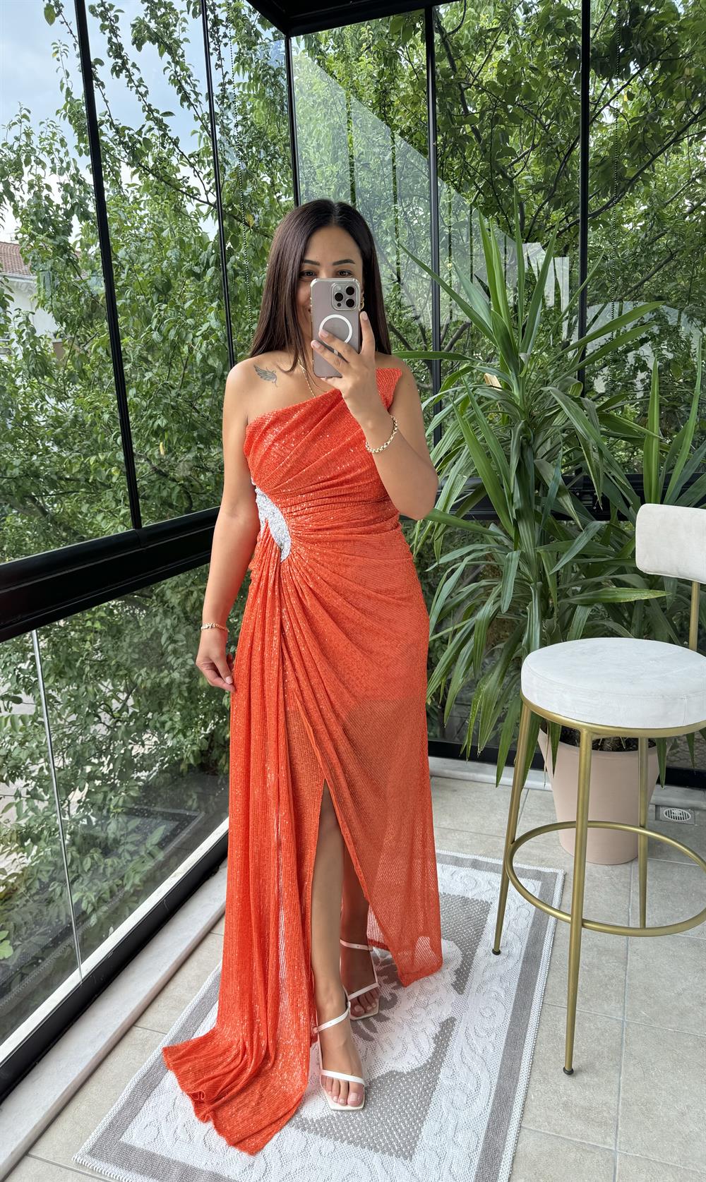 Yaka Detaylı Pullu Abiye Turuncu